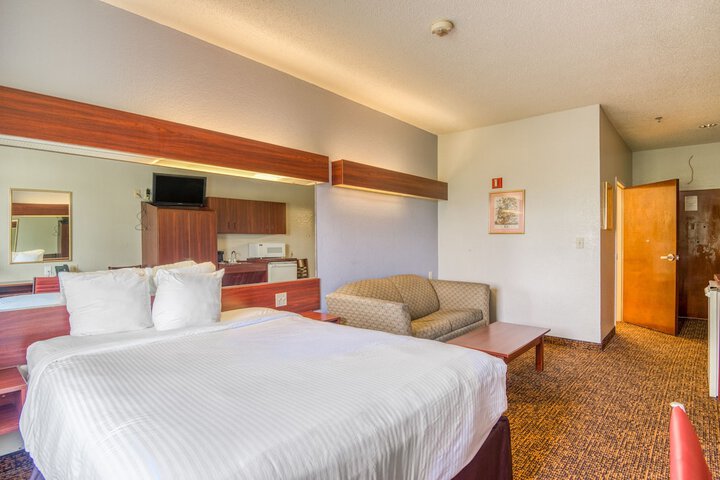Room 26 of 40