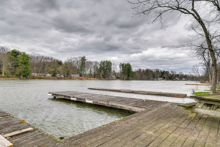 Riverfront Baldwinsville Apartment w / Shared Deck!