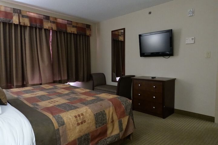 Ramada by Wyndham Weyburn