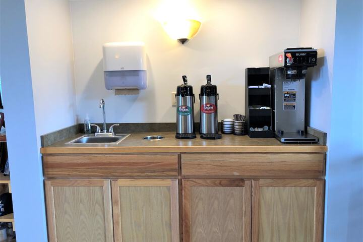 Breakfast/Coffee Service 83 of 111