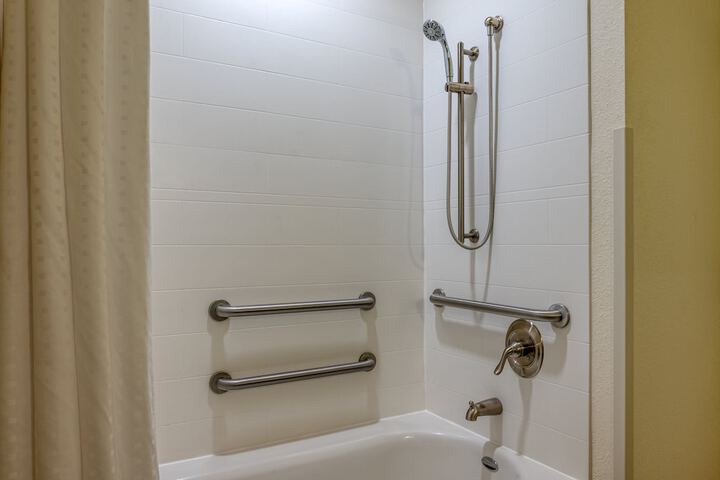 Holiday Inn Express & Suites Edwardsville by IHG