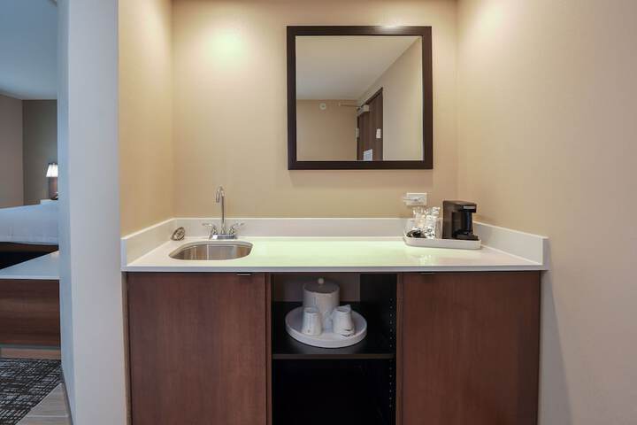 Room 43 of 62