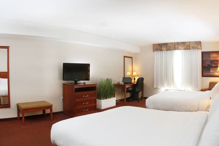 Pomeroy Inn & Suites Hotel Dawson Creek