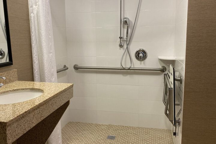 Holiday Inn & Suites Bakersfield by IHG