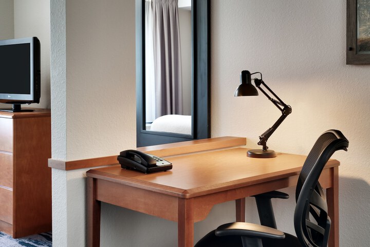 Room 9 of 34