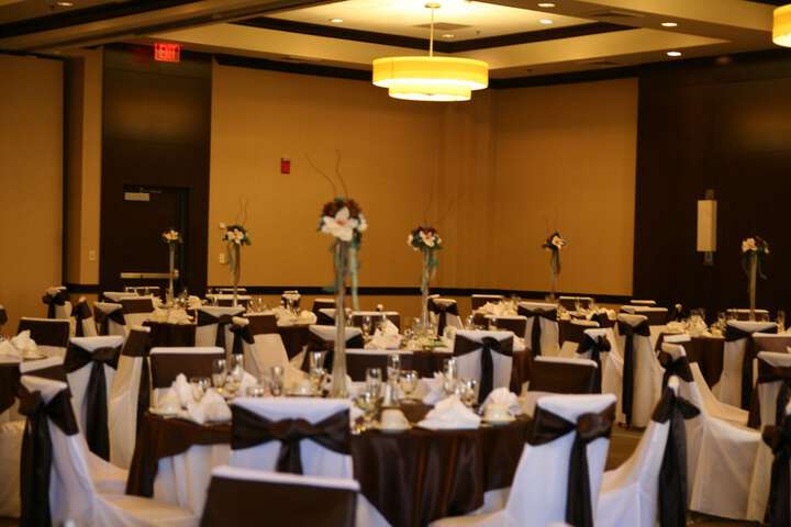 Ballroom/Hall 31 of 33