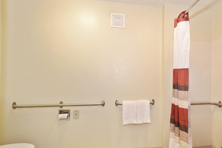 Room 13 of 22