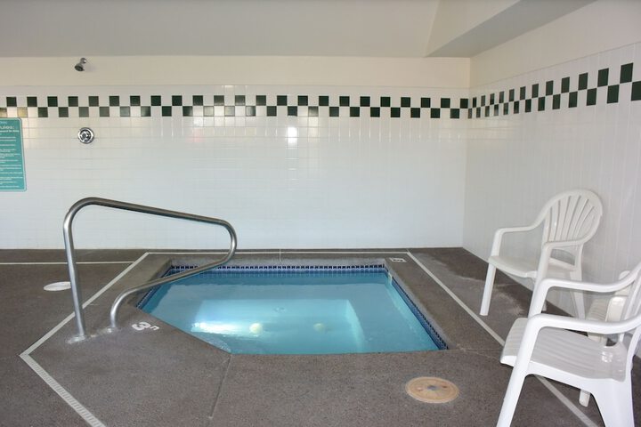 Travelodge Suites by Wyndham Newberg