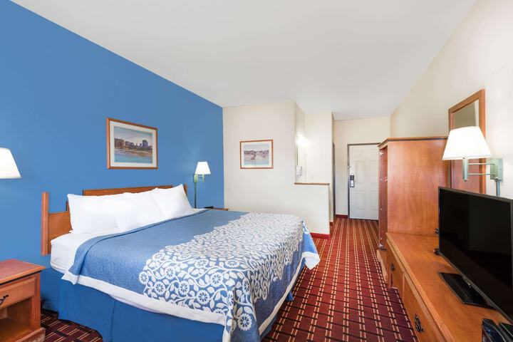 Room 13 of 27