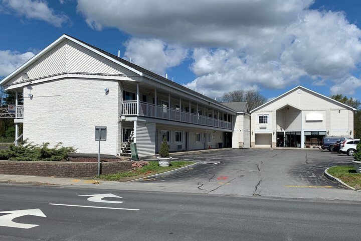 Hotel 2 of 32
