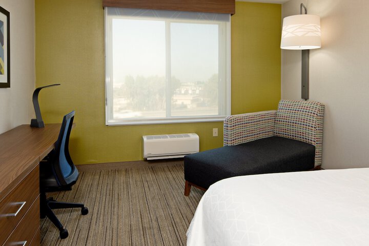 Room 26 of 35
