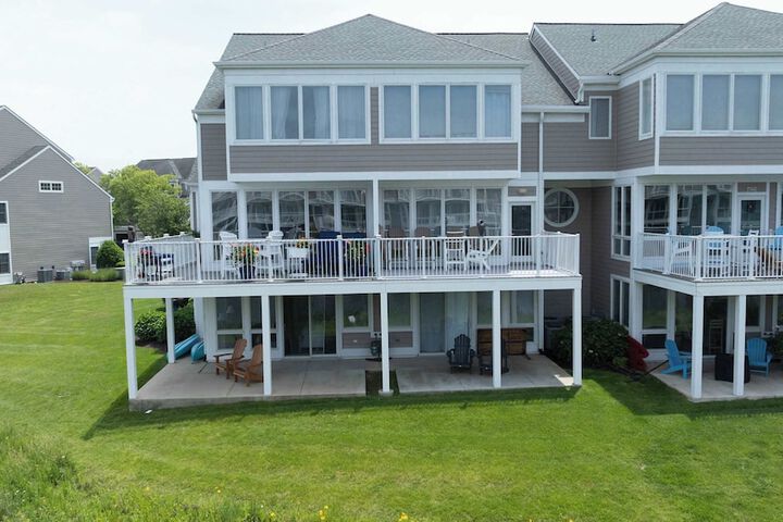 Whale of a Time Waterfront Stay for 10 With Resort-style Amenities