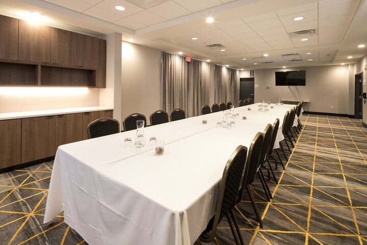 Holiday Inn Hotels and Suites Mount Pleasant by IHG