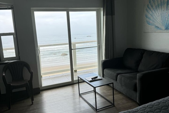 Room 98 of 233