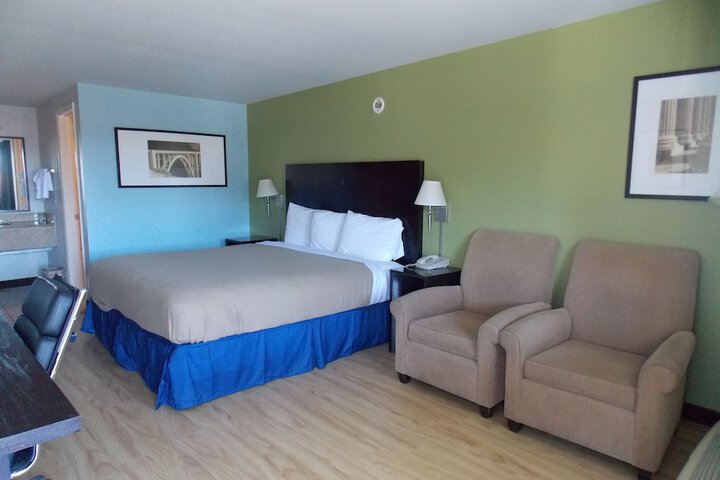 Room 14 of 28