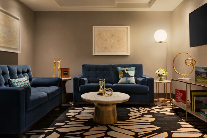 Lounge 47 of 50