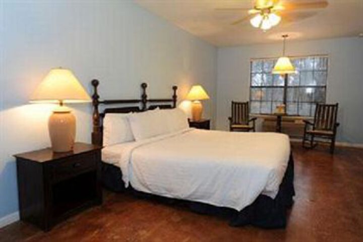 Utopia River Retreat