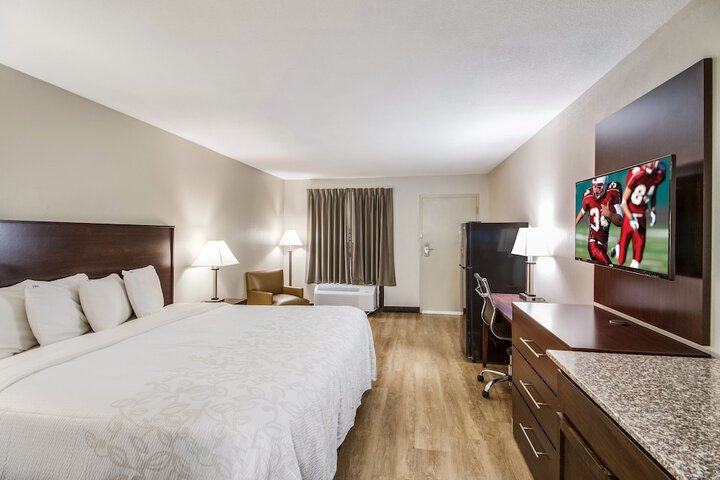 Room 16 of 38