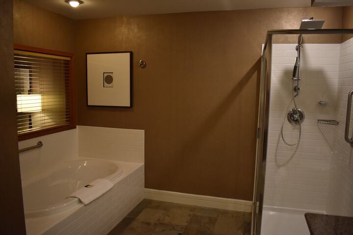 Room 20 of 28