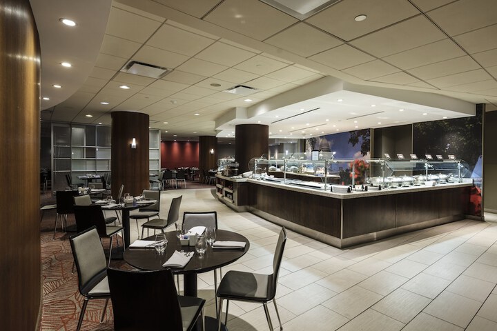 Dining 76 of 92