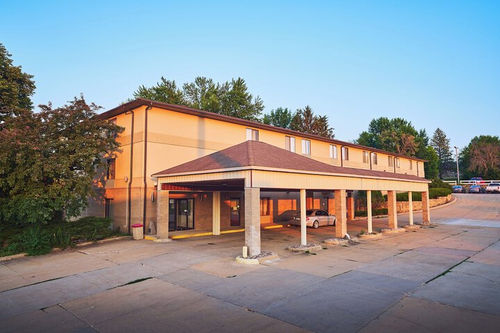 Hotel 17 of 77