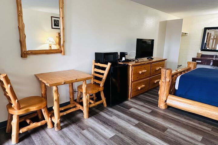 Room 7 of 18