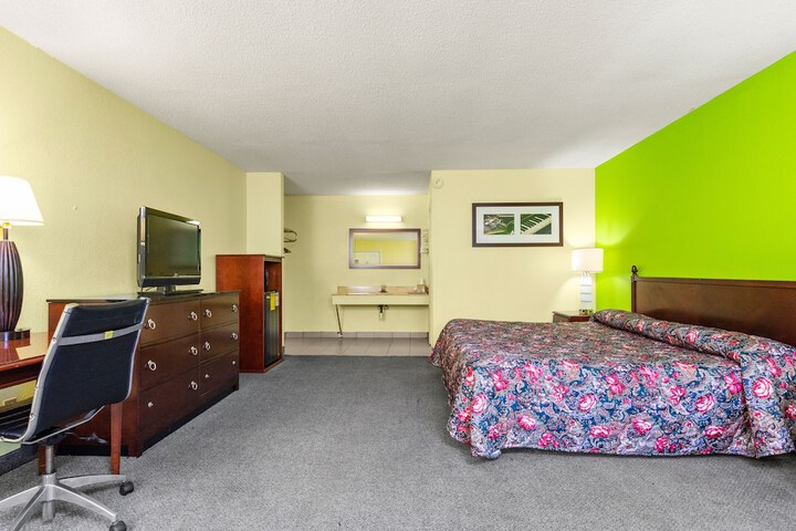 Room 13 of 15