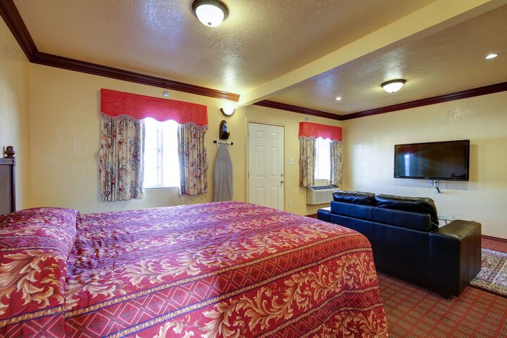Room 28 of 43