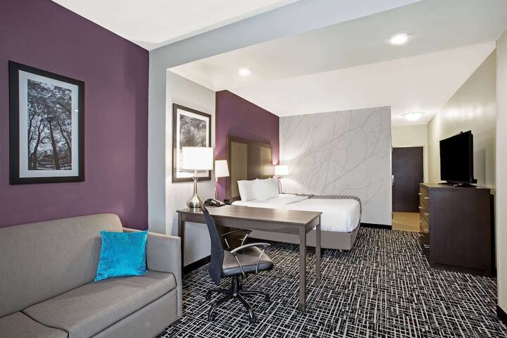 Room 14 of 36