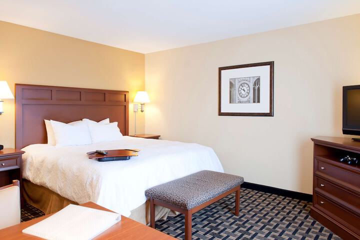 Hampton Inn & Suites Columbia at University