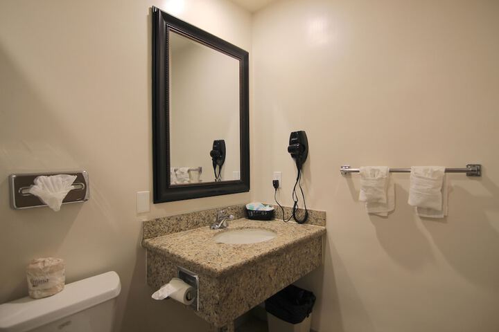 Room 10 of 30