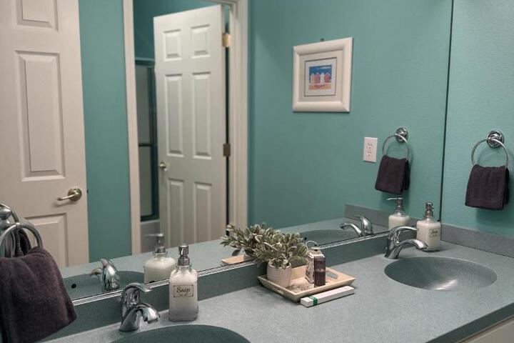 Gearhart Lakefront Vacation Rental