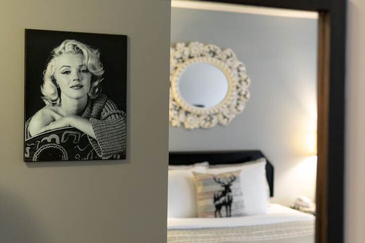 Room 13 of 27