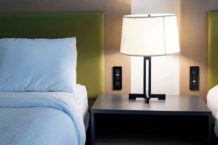Country Inn & Suites by Radisson Lake George (Queensbury), NY