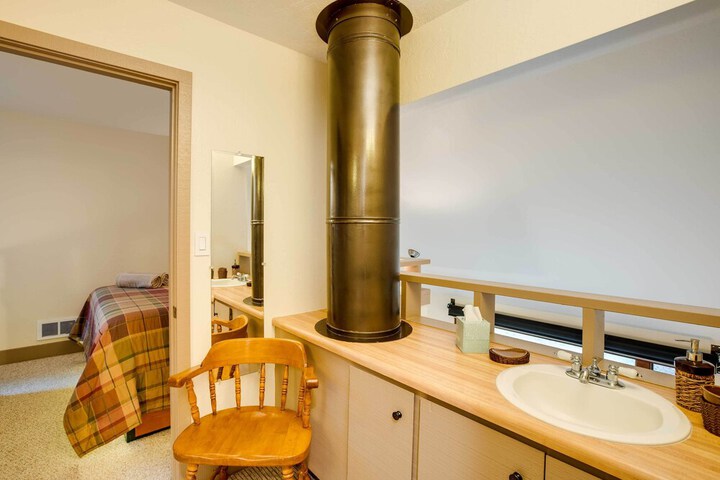 Mountain Condo w / Fireplace in Kirkwood Ski Resort