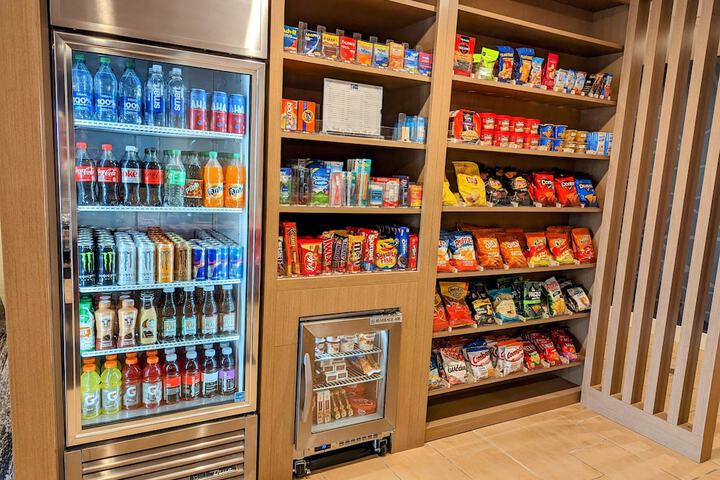 Holiday Inn Express Indianapolis Airport by IHG