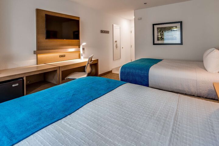 Room 7 of 25