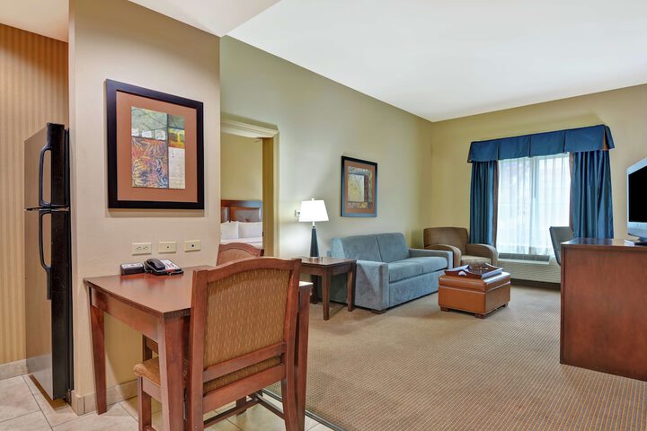 Room 16 of 44