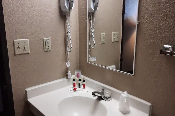 Room 36 of 41