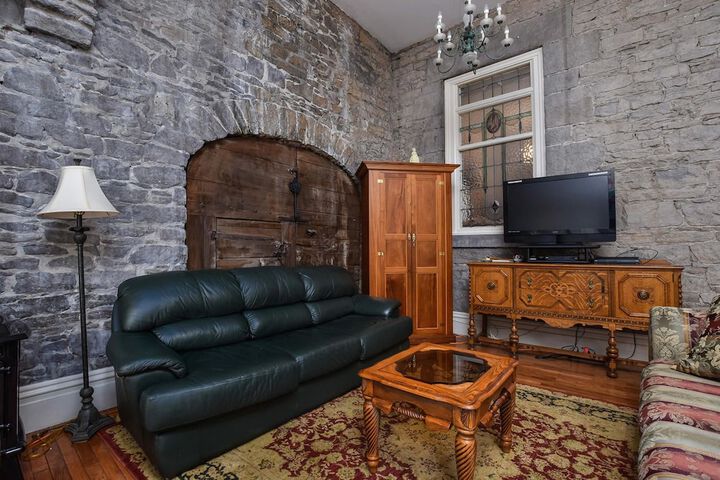 The Noble Suites
