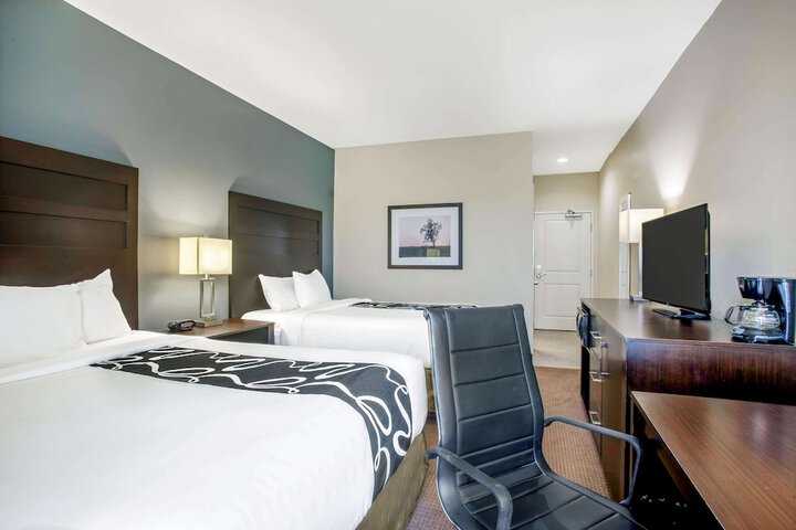 La Quinta Inn & Suites by Wyndham Karnes City - Kenedy