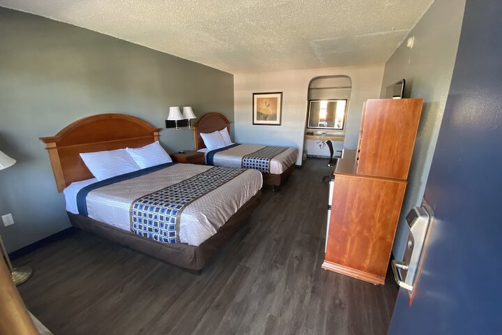 Room 17 of 19