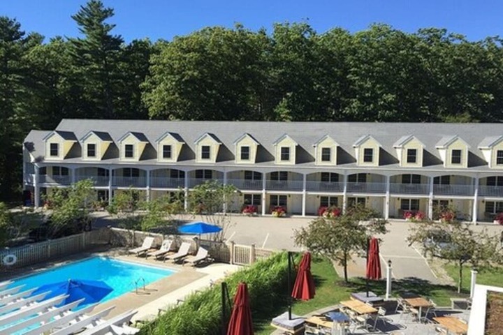 Hotel 4 of 82