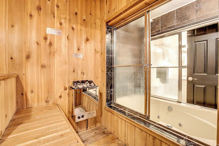 Iron River Retreat w / Sauna: Walk to Ski Brule!