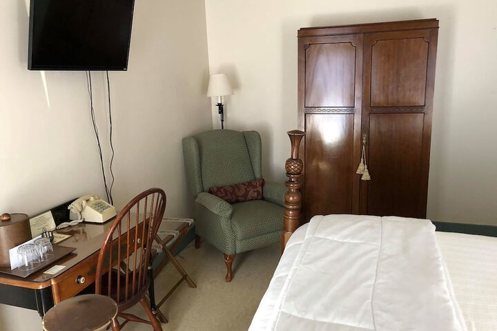 Room 40 of 43