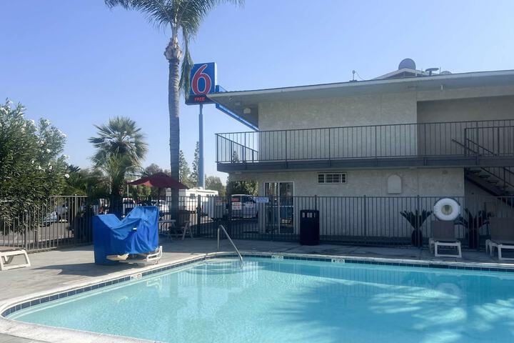 Pool 4 of 26
