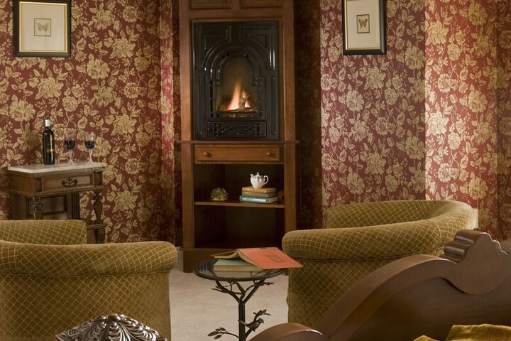 Room 37 of 61