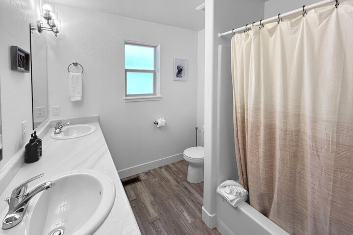 Bark & Bike Abode 3 Bedroom Home