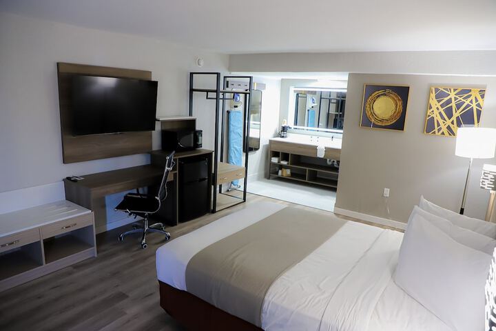 Room 44 of 65