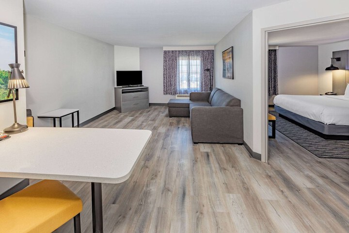 La Quinta Inn & Suites by Wyndham Ardmore